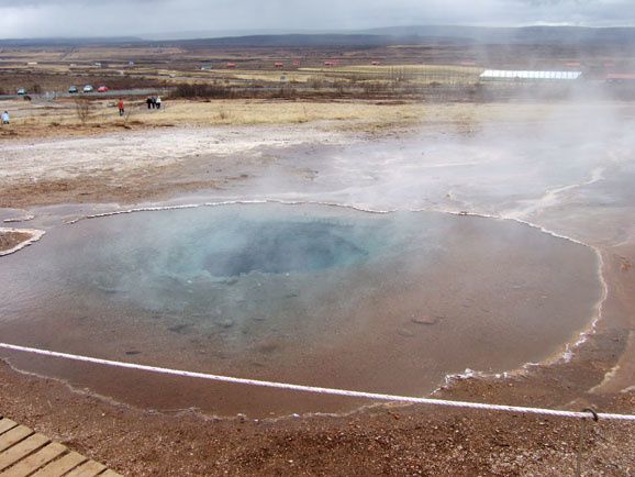 Paysages d' Islande: volcans, cascades, champs de lave et geysers