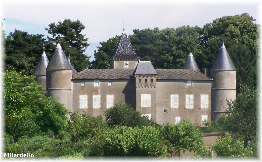 Jolies maisons, belles églises, vieux châteaux, manoirs, ou, vieilles ruines dans des lieux pittoresques, scènes de vie.