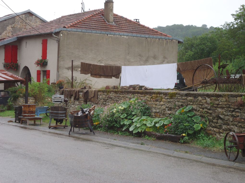 La Grande Lessive ou la "Buée"
Technique d'antan pour nettoyer le linge, du baquet à la rivière
Photos Claude Cristofol