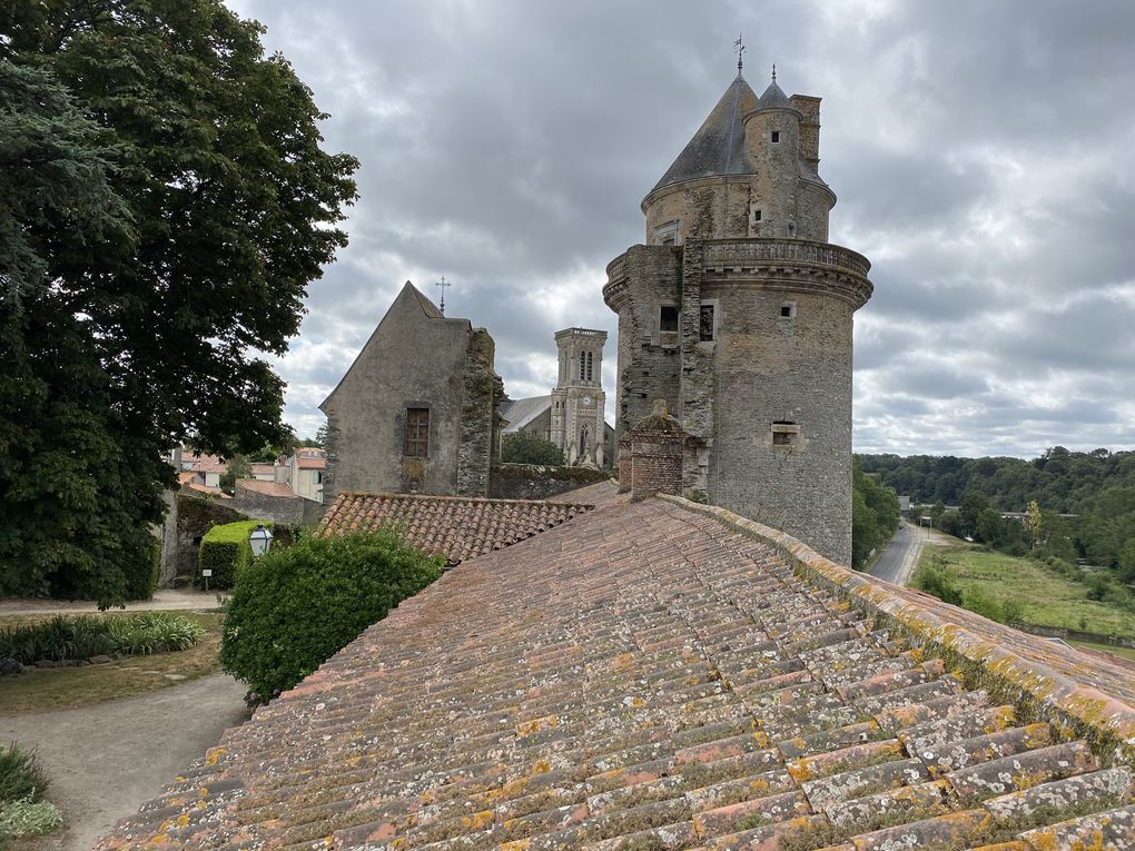 Le château d'Apremont