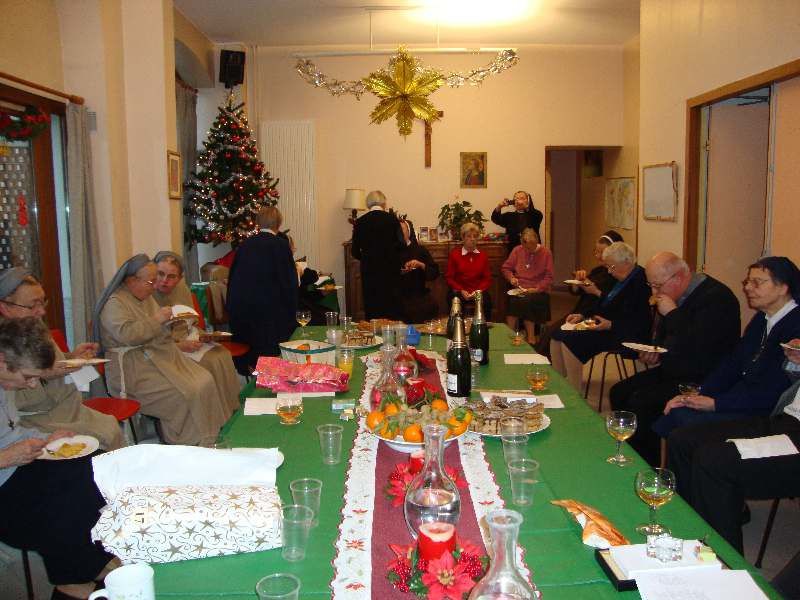 Les religieuses du doyenné Enghien-Montmorency se sont rencontrées chez les Sœurs Servîtes de Marie à Groslay pour un temps d'échange et d'amitié.