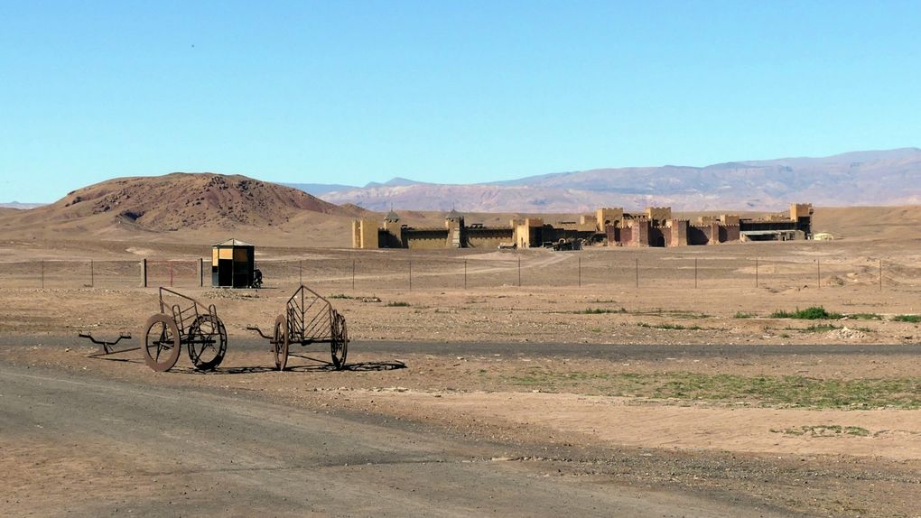 Du Sahara à l'Atlas : de Foum Zguid à Marrakech.