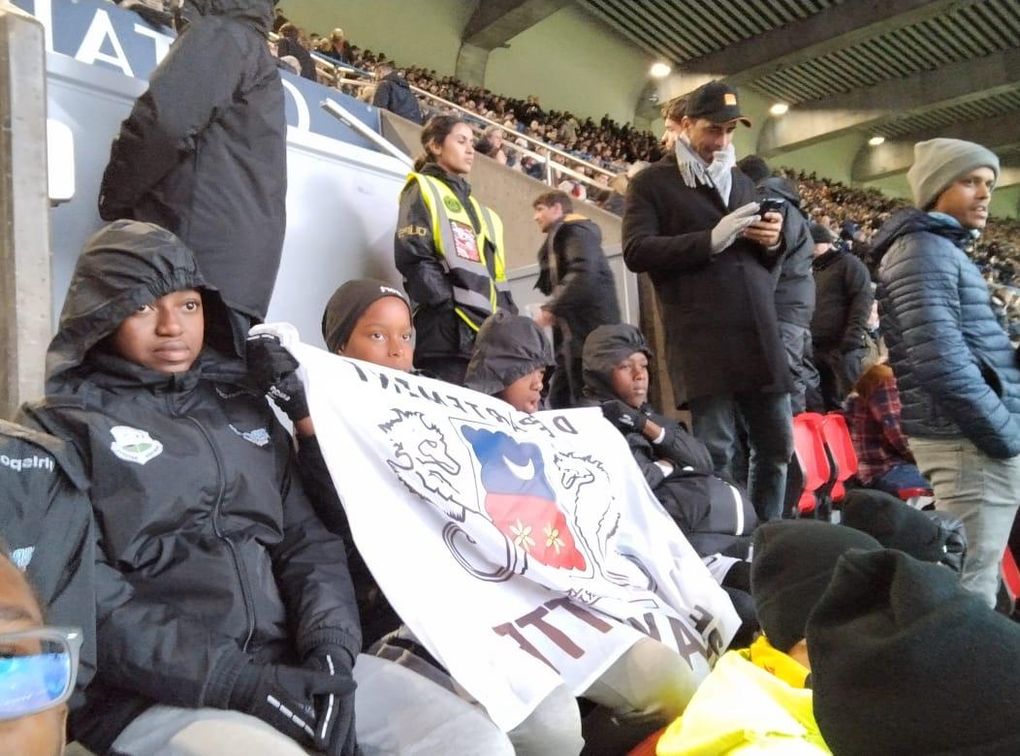 (MàJ) Grâce à l’Orange Cup, 12 jeunes footballeurs mahorais(es) s’envolent vers le Parc des Princes !
