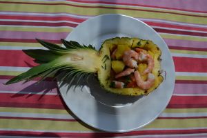 ANANAS SAUMON CREVETTES