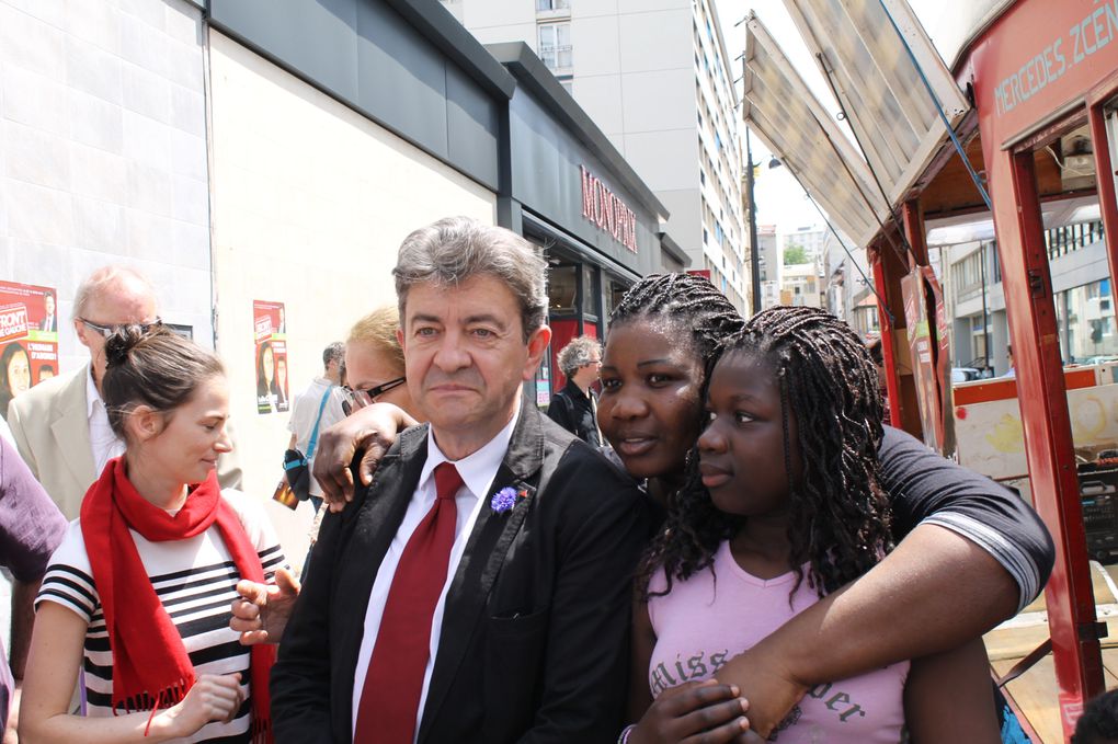 Visite de soutien aux candidates du FG pour les élections législatives, marché Glacière place Coluche, puis meeting improvisé au bas de la cité Daviel