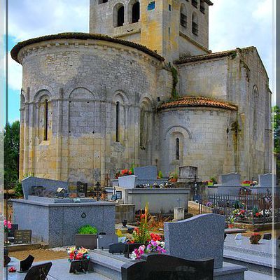 Diaporama église fortifiée de Saint Denis de Pile