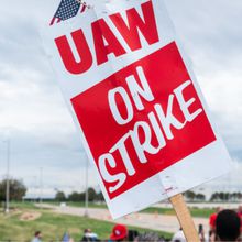 États-Unis : la grève des ouvriers de l'automobile largement soutenue par les Américains