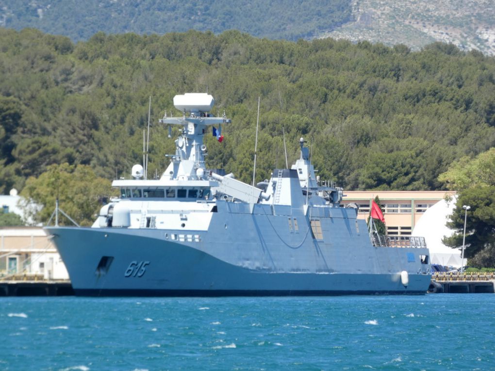 ALLAH  BEN ABDALLAH , 615 , frégate de la marine royale marocaine a quai dans la base navale de Toulon le 07 juin 2022
