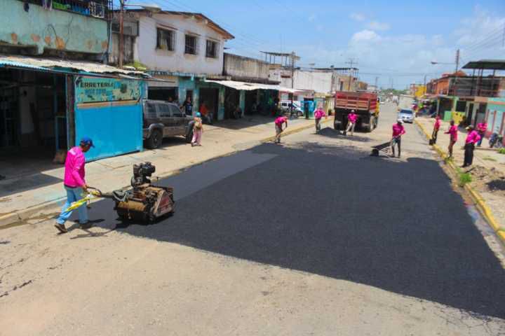 Alcaldía de Naguanagua intensificó labores de bacheo en la Vivienda Rural de Bárbula