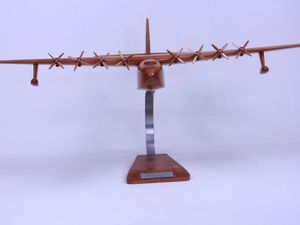 Hughes H4 Hercules (échelle : 1/136°, bois : hêtre)