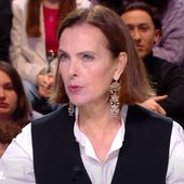 Sous prétexte d'avoir " partagé sa sexualité " Carole Bouquet défend Depardieu et se dit " plus que féministe "