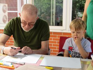 Les enfants de la crèche à la résidence en mai et juin