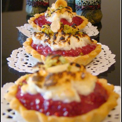 Mini tartelettes meringuées à la crème de framboises