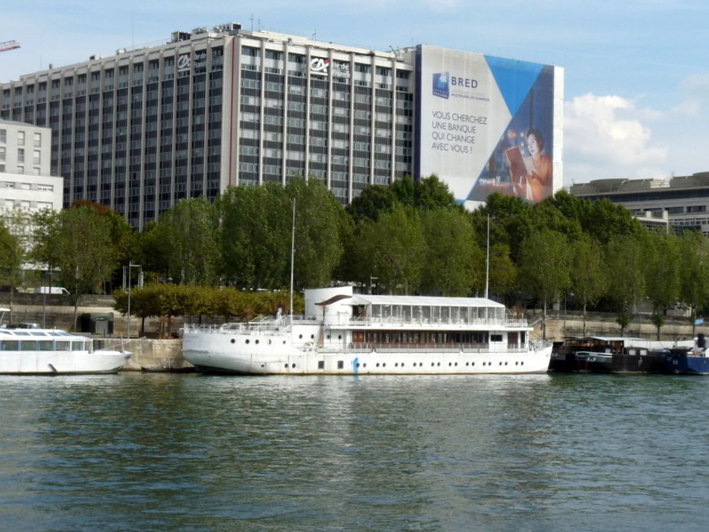 ILE DE FRANCE , Sur la Seine à Paris le 22 septembre 2016