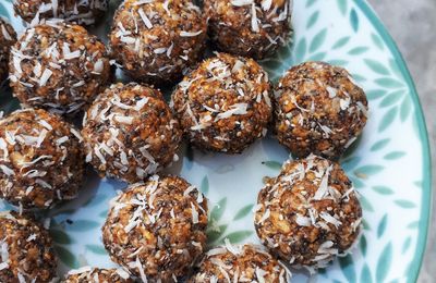 Energy balls aux figues, amandes, chia & beurre de cacahuètes 