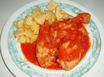 Muslos de pollo con salsa de tomate