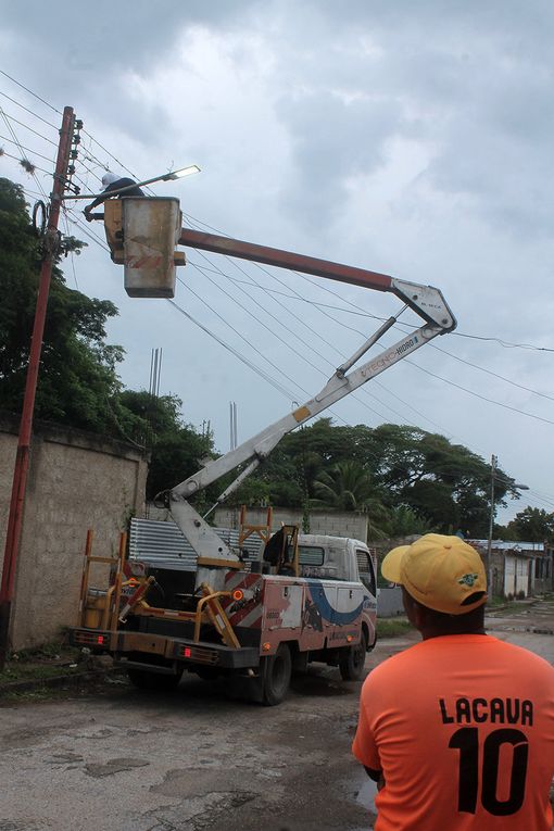 Gobierno de Carabobo benefició a más de 400 familias con alumbrado y asfaltado en Carlos Arvelo y Los Guayos
