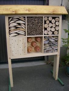 Hôtel à insectes installé à l'école de Mignavillers (70)