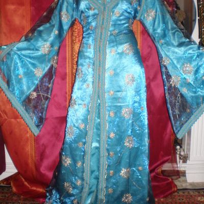 tekchita turquoise à lacet