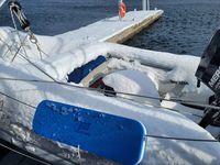 Nouvel épisode neigeux sur Fleur de Sel par 70°Nord! Depuis vendredi, les températures sont retombées autour de -2°C avec la neige, retour du soleil dimanche et nous continuons notre route ce lundi vers le cap Nord! 🌞❄️☃️