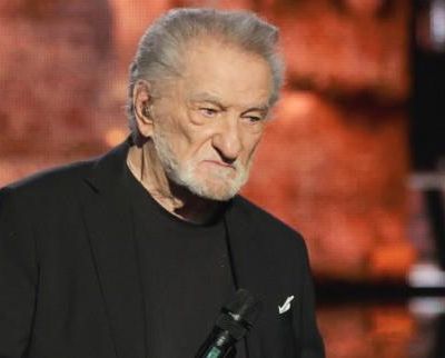 "Un traitement médical strict" : Eddy Mitchell affaibli, sa nouvelle tournée annulée