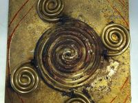 Création d'une fibule en argent, bronze et cornaline.