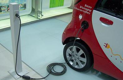 Le future automobili elettriche saranno costrette a fare rumore?