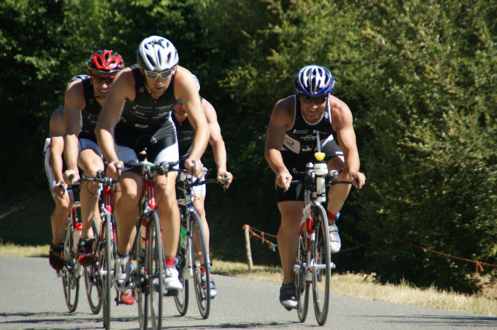 Si les triathlètes ont répondu présent, le soleil lui était au rendez-vous...