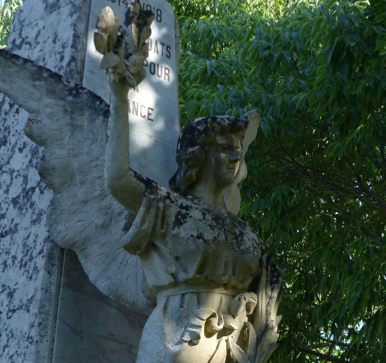 castéra-lectourois - monument aux morts