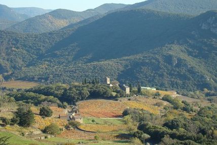 Hangars, Lotissements, enrobés, communauté assoiffé de laideur superflue