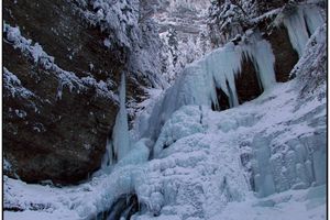 CASCADES....DE GLACE