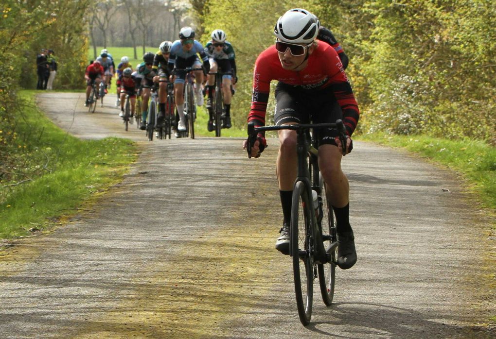 Album photos de la course U17 du lundi 1er avril à Courville sur Eure (28)