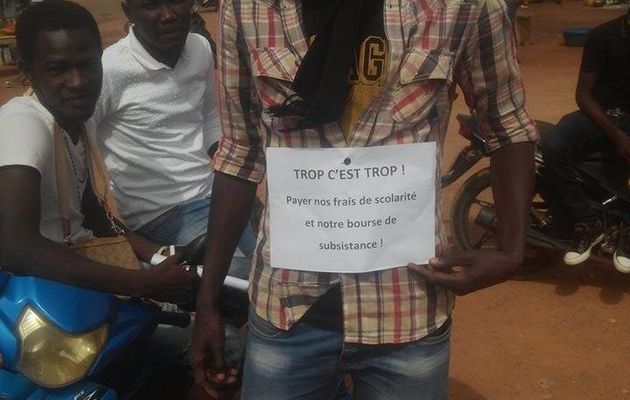 Burkina-Faso: plusieurs étudiants tchadiens expulsés, interpellent  Idriss Deby attendu à Ouaga