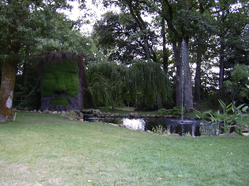 Photos de St Gille Croix de vie, la grande plage, ses ports, les jardins des olfacties à coex, la corniche vendéenne à St Hilaire du Riez et ses criques , coucher de soleil sur le remblai, les bords de la sèvres, le parc floral de la Cour D'Aron