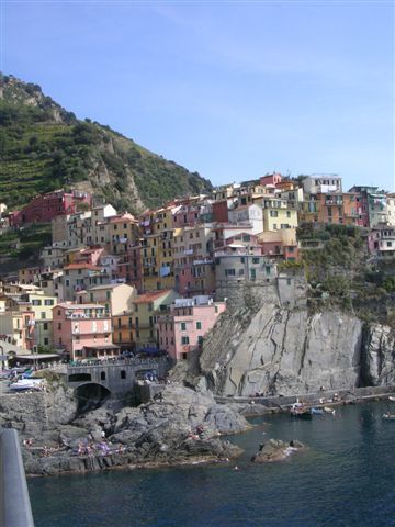 Juste après Gênes en italie 5 petits villages qui se jettent dans la mer