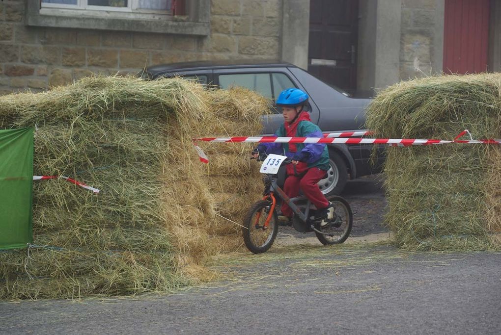 Photos des 3h VTT d'Arreux 2009. Merci à M.HUERTAS et à toutes les personnes qui voudront bien transmettre à la mairie leurs photos.