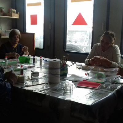 mardi 25 février 2020 - L'atelier Petites mains terminent les boites à bijoux (serviettage)