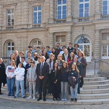 Les Élèves du Collège du Verdon en voyage scolaire à Paris : une expérience inoubliable