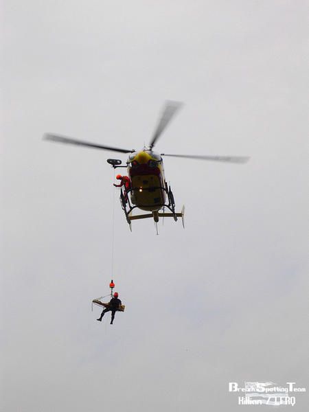 Ceci est l'album qui contient toutes les photos des journ&eacute;e spotting &agrave; l'a&eacute;roport de Quimper-Cornouaille. <br /> <br /> La pr&eacute;sentation est la suivante ; les l&eacute;gendes des photos en haut ( class&eacute;es par date ), chacune menant &agrave; la photo concern&eacute;e, et en bas, toutes les photos &quot;en vrac&quot;, que vous pouvez regarder de n'importe quelle journ&eacute;e !<br /> <br /> Bon visionnage :)<br /><br /><span style="font-weight: bold;"><span style