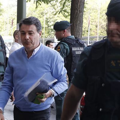 L' ancien président de la région de Madrid ainsi que 12 responsables détenus pour affaires de corruption