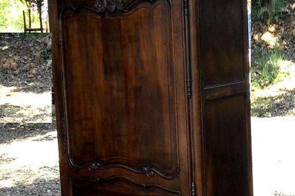 ARMOIRE CHENE MASSIF LOUIS XV PIEDS COQUILLE PROVENçAL