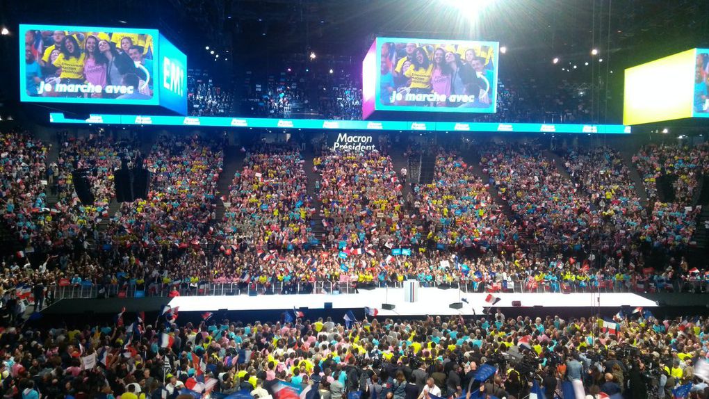 Emmanuel Macron En Marche ! à Bercy le 17 avril #MacronBercy