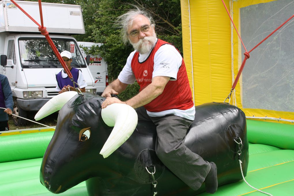 1ère édition des jeux inter-hameaux de Mouroux. C'était formidable, une ambiance du tonnerre.... On re-fera c'est promis !