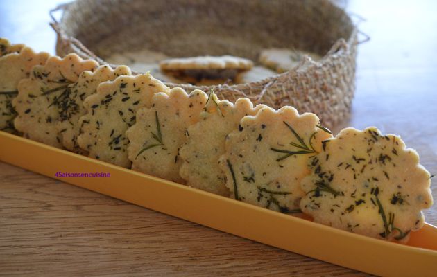 Sablés aux herbes et au parmesan