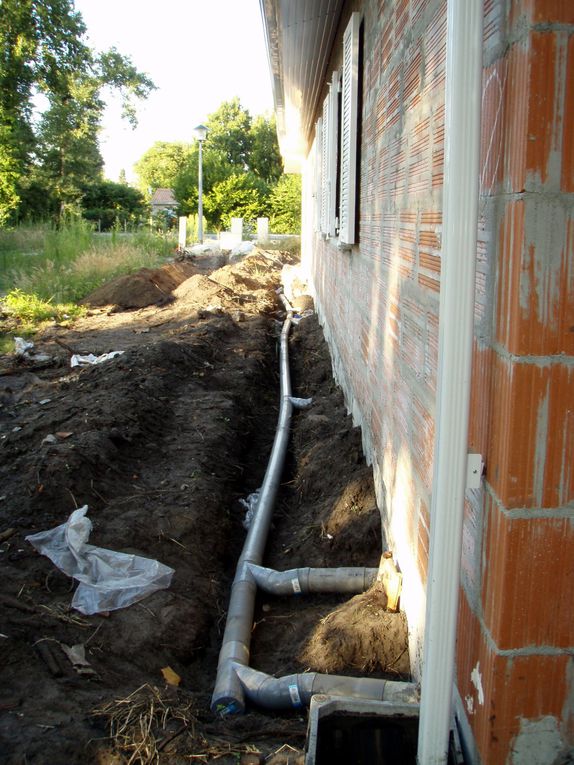 Tous les travaux en relation avec le jardin, le raccordement exterrieur, terrassement...