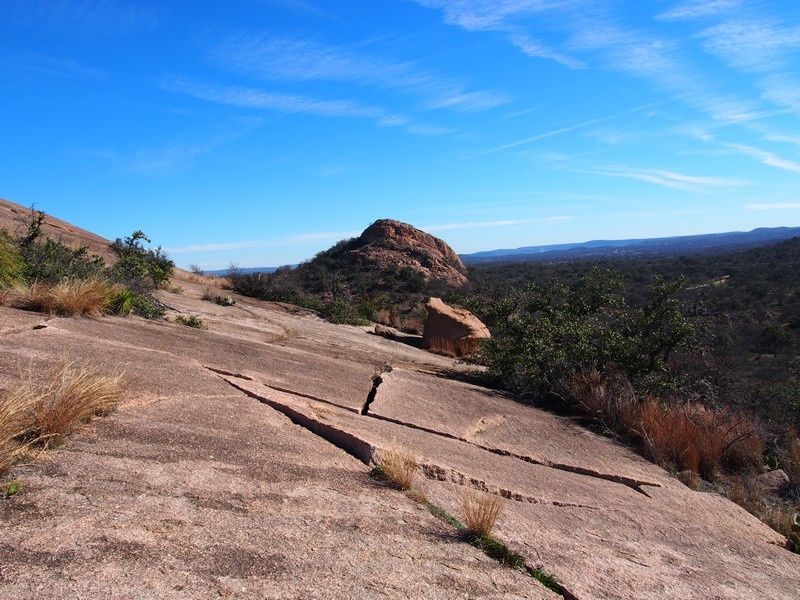 A trente kilomètres au Nord de Fredericksburg le site des roches enchantées.