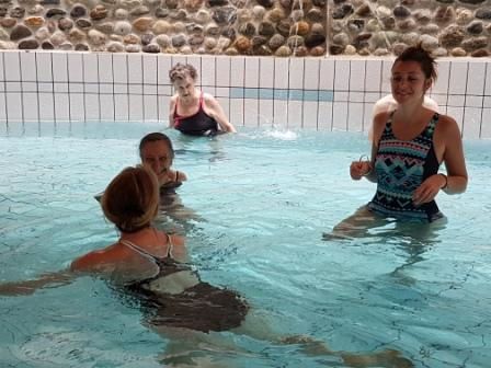 Moment de relaxation pour les résidents de l'Orée à la piscine de Colomiers