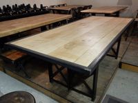 Grande table fer & bois - piètement riveté.