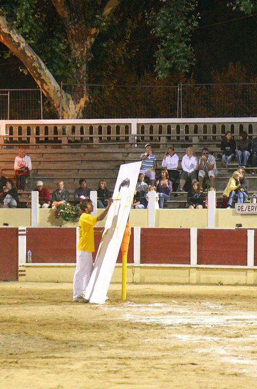 Arènes Parentis 13-08-2010
Croque-vache contre les Pompiers!!