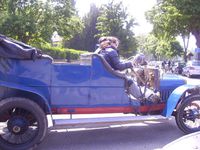 2 photos du handicap à Gaillon suivies de voitures anciennes aux Andelys ce samedi!